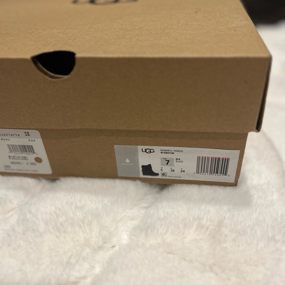 Ugg black suede and leather wedge boots in size 7. - Picture 2 of 2